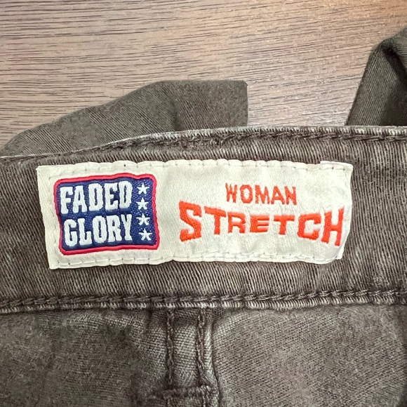 Faded Glory Brown Capri - Picture 3 of 5